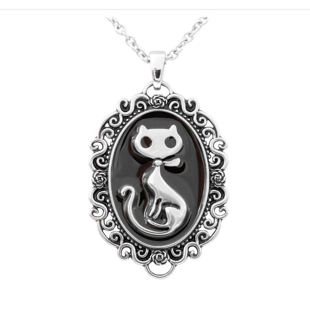 Kitty Silhouette Cameo Necklace NWT